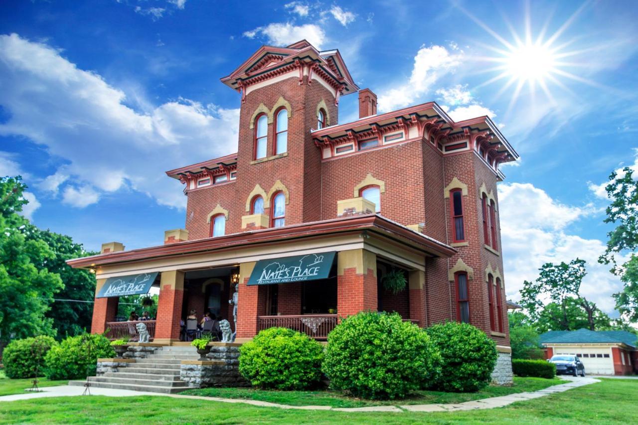 Отель Lyons Twin Mansions Fort Scott Экстерьер фото